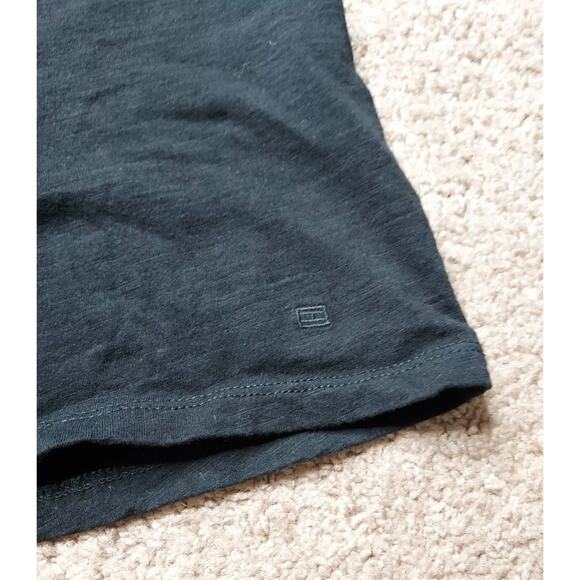 Women's Size Medium Tommy Hilfiger Black V-Neck Shirt Plain T-Shirt - Picture 2 of 4